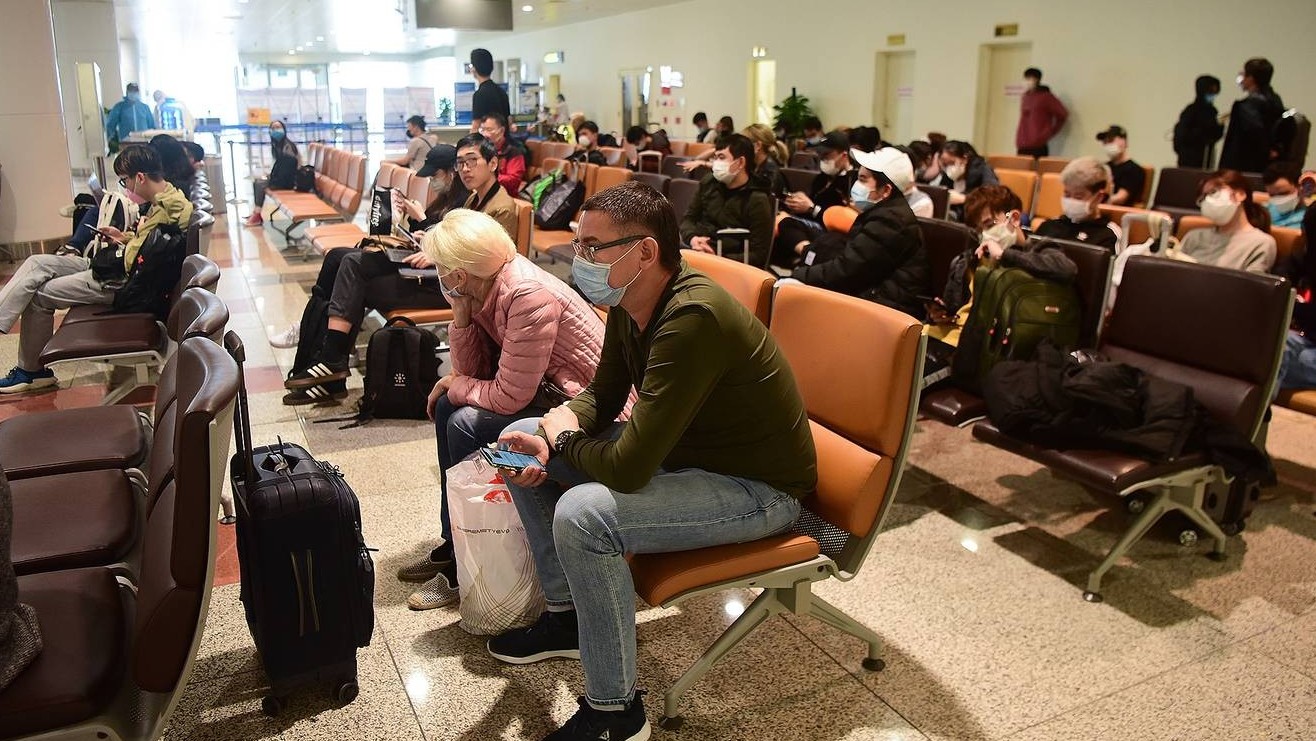 Hanoi's Noi Bai airport to stop receiving foreign arrivals