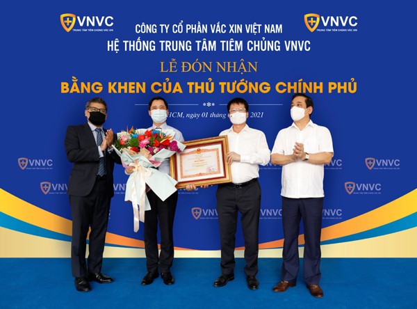 Ngày 1/6/2021, VNVC vinh dự đón nhận bằng khen của Thủ tướng Chính phủ vì những thành tích xuất sắc trong công tác phòng, chống dịch Covid-19