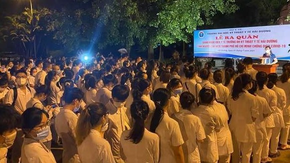 319 Hai Duong medical staffs and students set out to provide aid to Ho Chi Minh City