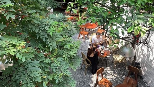 5 hidden coffee shops provide refuge in bustling Hanoi