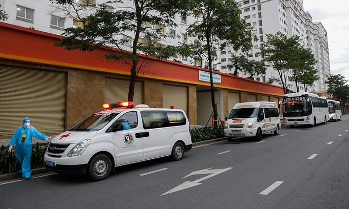 Ambulances arrive at a Covid-19 field hospital in HCMC's Thu Duc City, July 7, 2021. Photo by VnExpress/Huu Khoa.