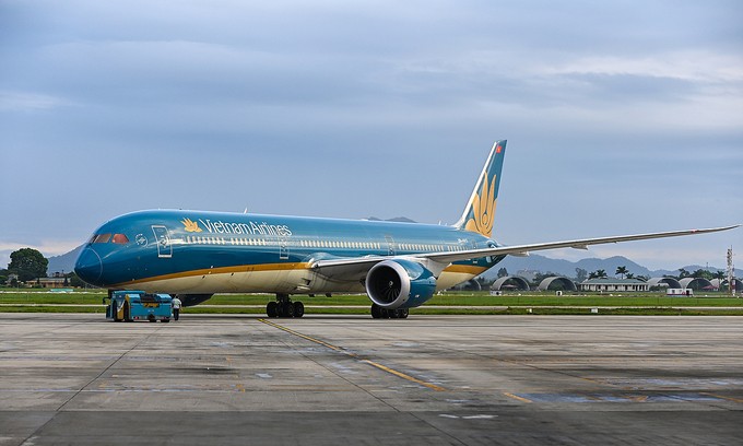 A Vietnam Airlines aircraft at Noi Bai Airport, Hanoi, September 19, 2020. Photo by VnExpress/Giang Huy.