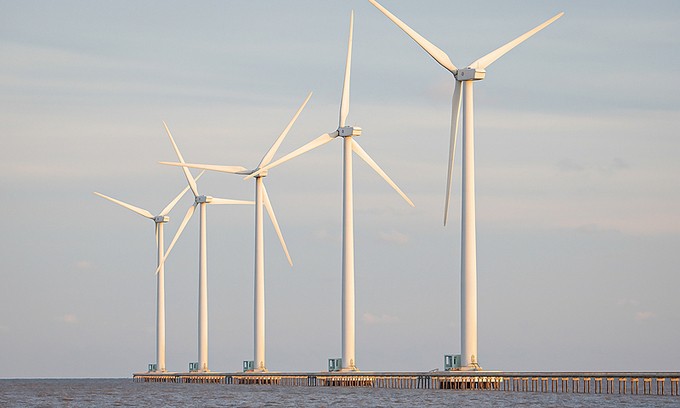 Wind turbines in the province of Bac Lieu, southern Vietnam. Photo by VnExpress/Nguyet Nhi.