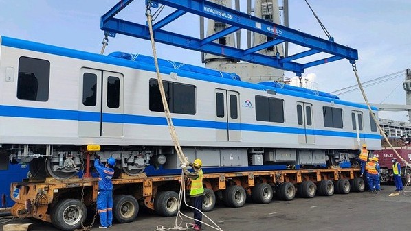 Two more trains for HCMC’s 1st metro line arrive from Japan