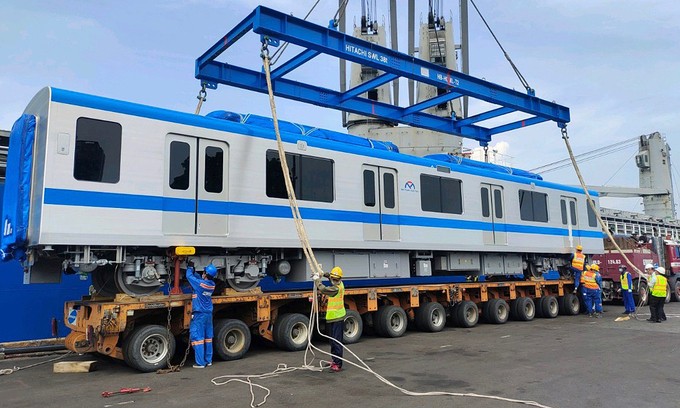 A metro train from Japan arrived at HCMC's Khanh Hoi Port, July 13, 2021. Photo by CMC Management Authority for Urban Railways.