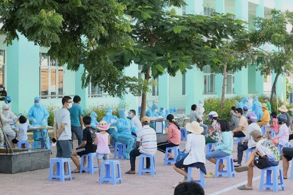 TP Vũng Tàu lấy mẫu xét nghiệm PCR cho toàn bộ người dân phường 11, nơi xuất hiện ca F0 chưa rõ nguồn lây.