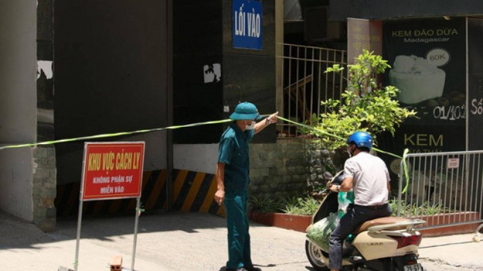 Toàn bộ chung cư Westa (số 102 Trần Phú, phường Mộ Lao, quận Hà Đông) đã được phong toả tạm thời