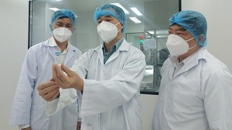 Xem xét cấp phép khẩn cấp vaccine Covid-19 "made in Vietnam" đầu tiên trong tháng 8