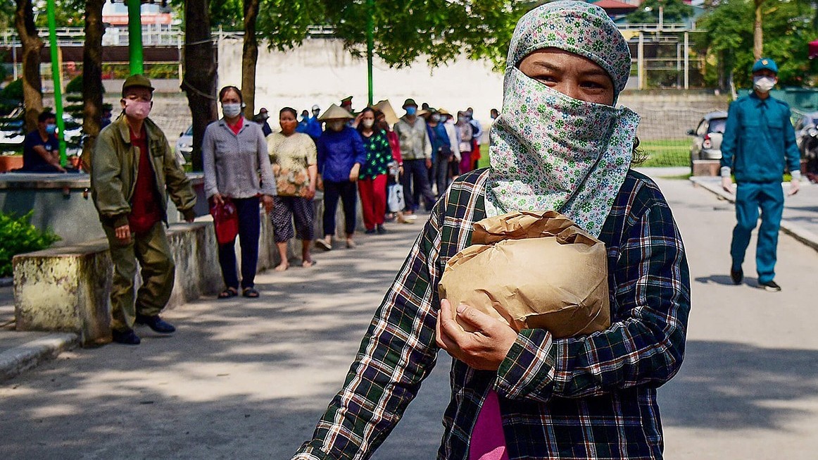 Hanoi to feed poor, vulnerable amid Covid social distancing