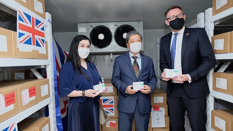 The British government donates 415,000 doses of Covid-19 vaccine to Vietnam. (Photo: TRAN MINH)