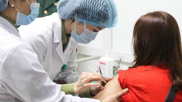 Vietnam to consider emergency licensing of first homegrown COVID-19 vaccine
