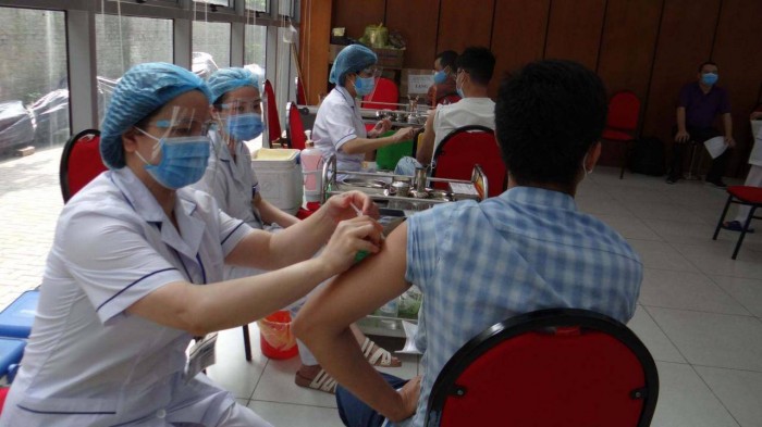 Chiến dịch tiêm chủng vaccine phòng Covid-19 đang được triển khai trên toàn quốc