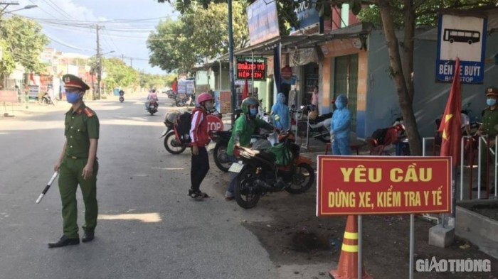 Chốt phòng dịch ở Nha Trang được dân quân và công an đóng giữ. Ảnh minh họa