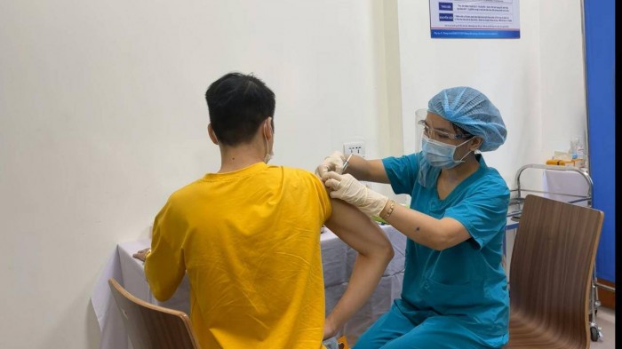 Mũi tiêm thử nghiệm đầu tiên của vaccine phòng Covid-19 công nghệ Mỹ