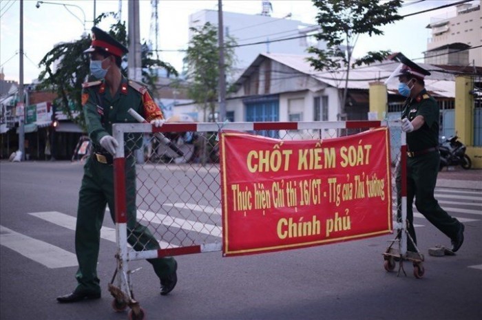 Thủ tướng yêu cầu các địa phương chủ động quyết định tiếp tục giãn cách theo Chỉ thị 16