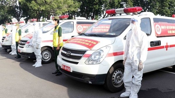 Defense Ministry hands over 30 ambulances to Ho Chi Minh City