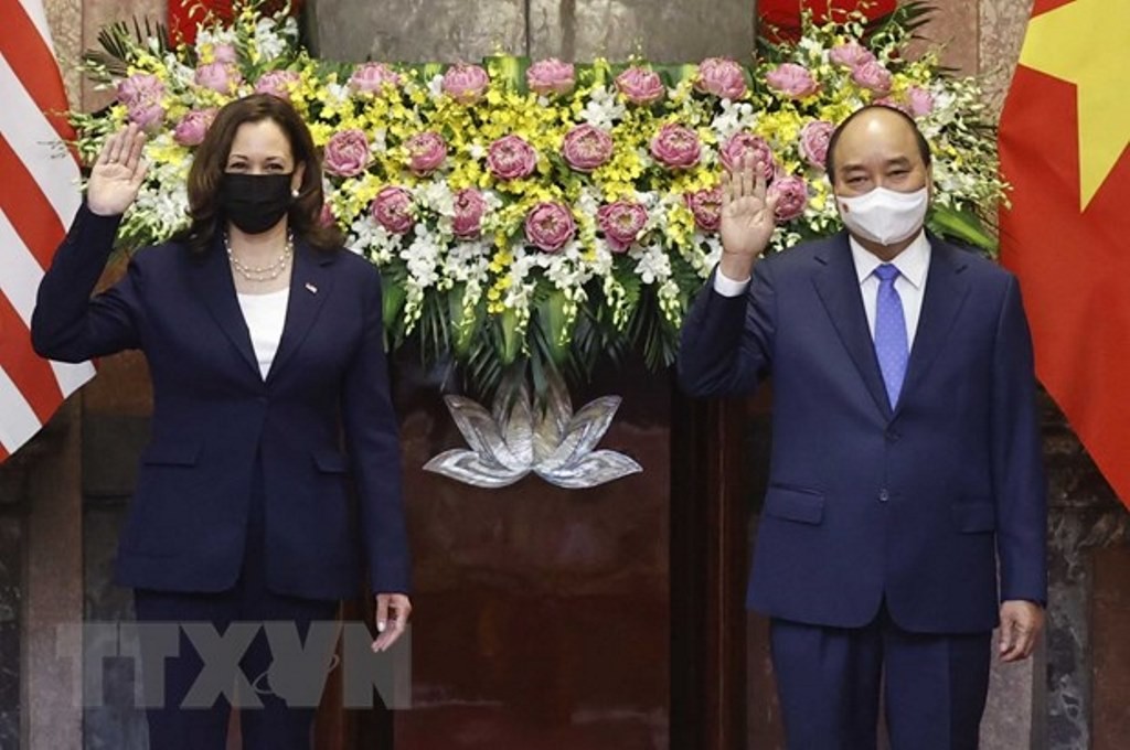 President Nguyen Xuan Phuc and US Vice President Kamala Harris (Photo: VNA)