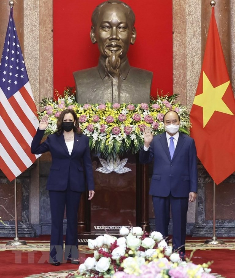 President Nguyen Xuan Phuc and US Vice President Kamala Harris (Photo: VNA)