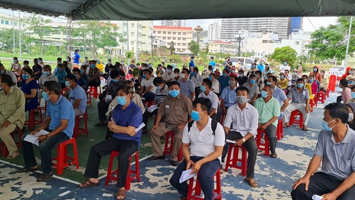 Làm rõ vụ tiêm vaccine không đúng đối tượng ở Bình Định
