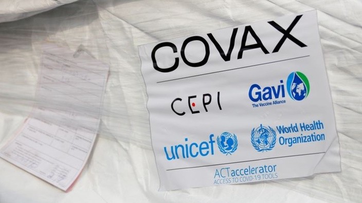 COVAX cắt giảm 30% mục tiêu chia sẻ vaccine năm 2021