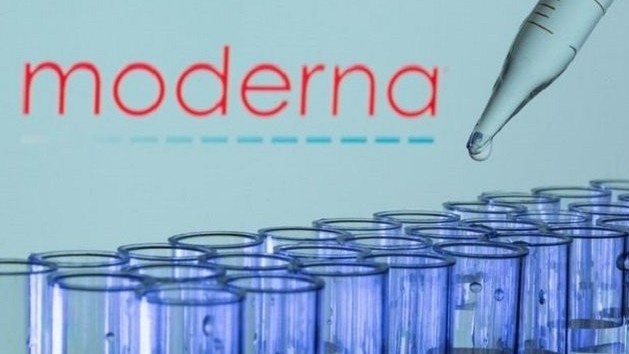 Moderna working on combination COVID-19 vaccine booster and flu shot