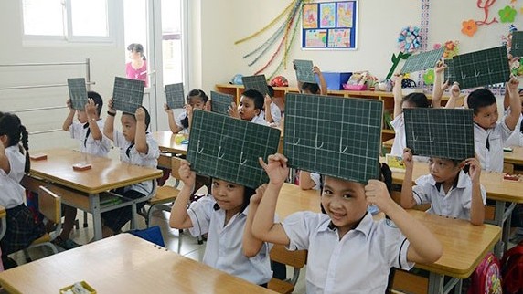 TP Hồ Chí Minh yêu cầu các trường không kêu gọi phụ huynh hỗ trợ mua sắm thiết bị không cần thiết
