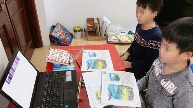 Hà Nội vẫn đang giãn cách, nên cho trẻ học nhờ hay học online từ quê?