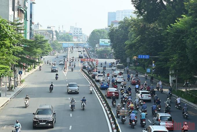 Hanoi bustles again as social distancing restrictions eased