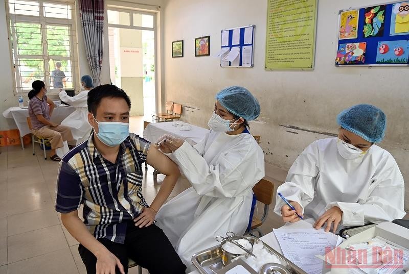 Địa bàn Hà Nội đã tiêm được hơn 6,7 triệu mũi vaccine (Ảnh: NDĐT)