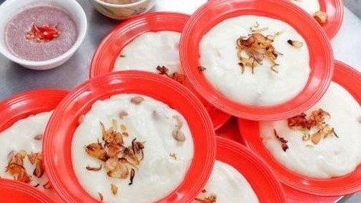Saigon rice flour cake braves novel shrimp-paste flavour
