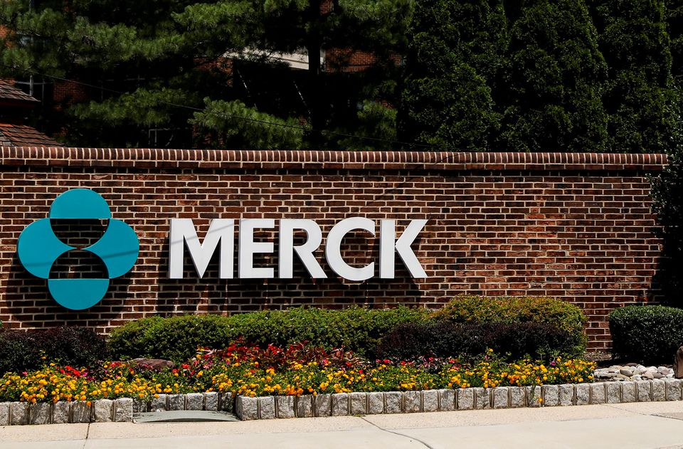 Viên uống điều trị Covid-19 của Merck tăng hy vọng ngăn ngừa tử vong