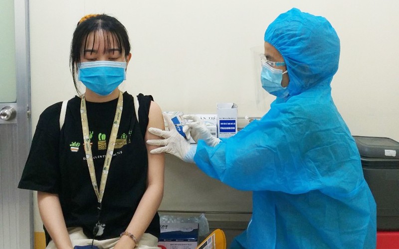 Tiêm vaccine ngừa Covid-19 cho người dân phường An Khánh, quận Ninh Kiều, TP Cần Thơ.