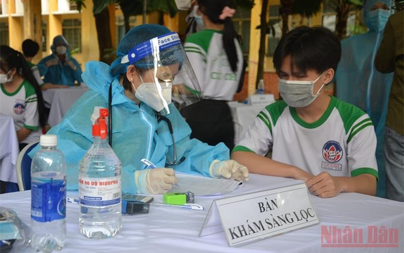 TP Hồ Chí Minh đang triển khai tiêm vaccine cho trẻ em từ 12-17 tuổi.