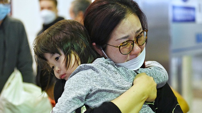 2nd flight carrying Vietnamese fleeing Ukraine arrives in Hanoi