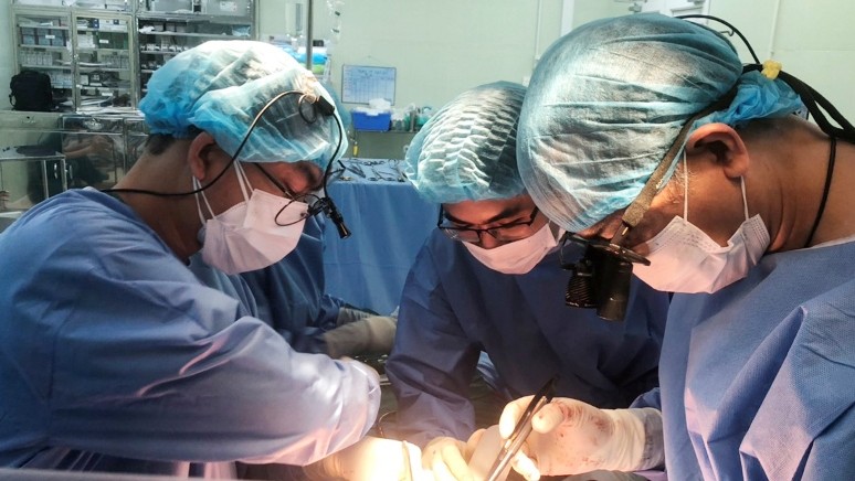 Thực hiện phẫu thuật Bentall qua đường xâm lấn tối thiểu lần đầu tiên tại Việt Nam