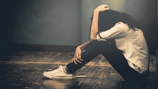 Trầm cảm tuổi học đường: Đừng bỏ qua dấu hiệu nhỏ