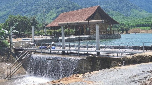 Hà Tĩnh: Tai nạn rình rập trẻ em tắm hồ tại khu sinh thái không phép