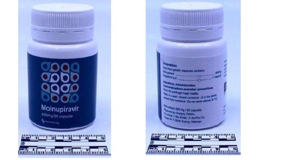Hình ảnh thuốc giả Molnupiravir được phát hiện tại Thụy Sĩ có thông tin tiếng Việt (ảnh Cục Quản lý Dược cung cấp)