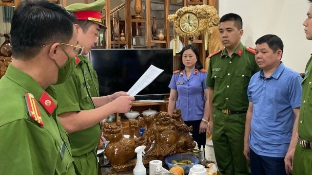 Khởi tố, bắt tạm giam Trưởng khoa Dược Bệnh viện Đa khoa Sơn La liên quan vụ Việt Á