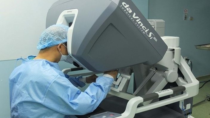Thực hiện thành công phẫu thuật robot cắt ung thư thận có chồi bướu trong tĩnh mạch chủ bụng