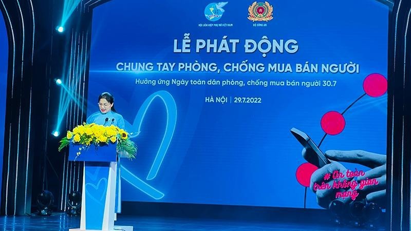 Chủ tịch Hội Liên hiệp Phụ nữ Việt Nam Hà Thị Nga phát biểu khai mạc buổi lễ.