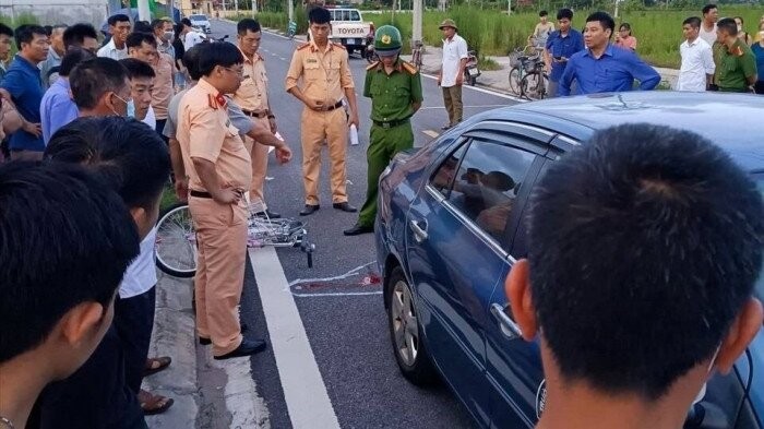 Hiện trường vụ học viên tập lái gây tai nạn giao thông khiến cháu bé 3 tuổi ở Nam Định tử vong