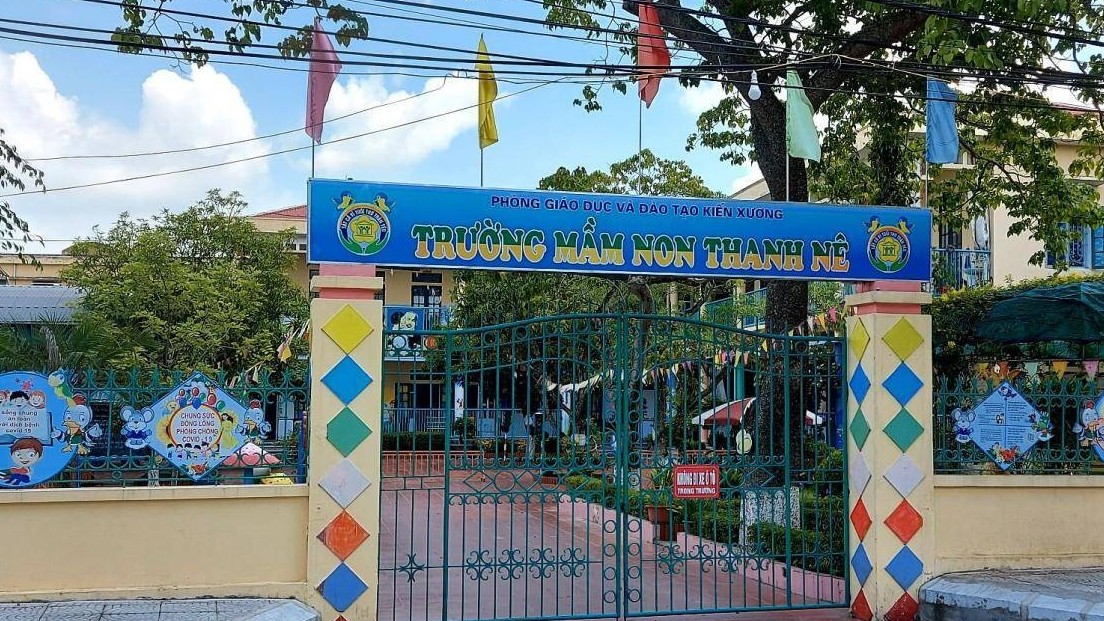 Tạm đình chỉ công tác nữ giáo viên liên quan nghi vấn "cặp bồ" ở Thái Bình