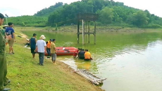 Hòa Bình: Tìm thấy thi thể người đàn ông chăn vịt cách mặt nước 5-7m