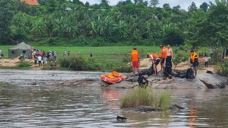 Sáng 4/9, lực lượng chức năng tìm thấy thi thể nạn nhân cách hiện trường ban đầu hơn 70m.