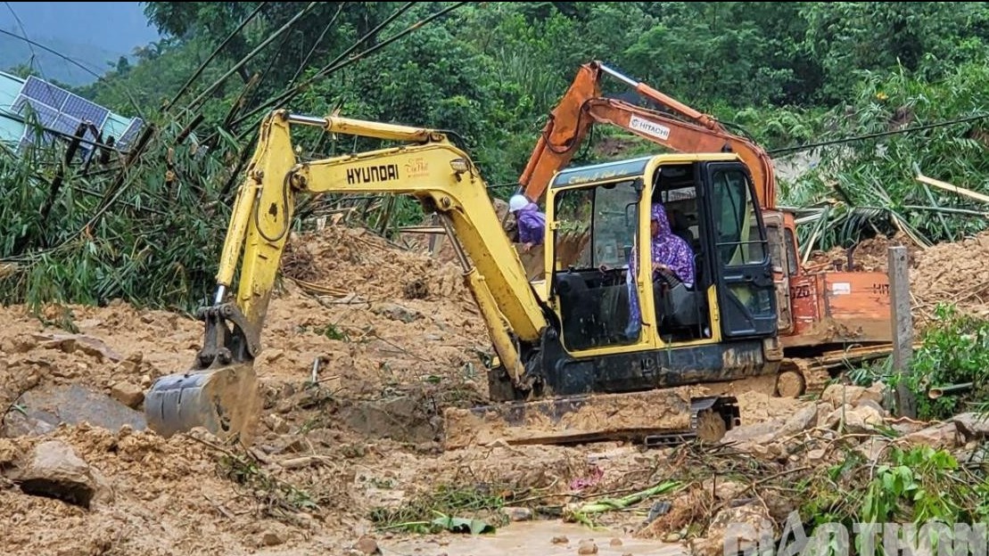Sạt lở thuỷ điện ở Quảng Ngãi: Nổ mìn phá đá tìm kỹ sư mất tích?