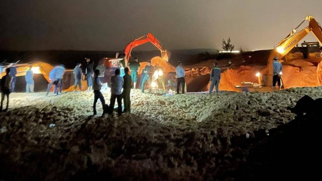 Sập mỏ titan ở Bình Thuận: Đang tìm kiếm 3 công nhân mất tích