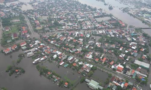 Central Vietnam flooding death toll rises to 10