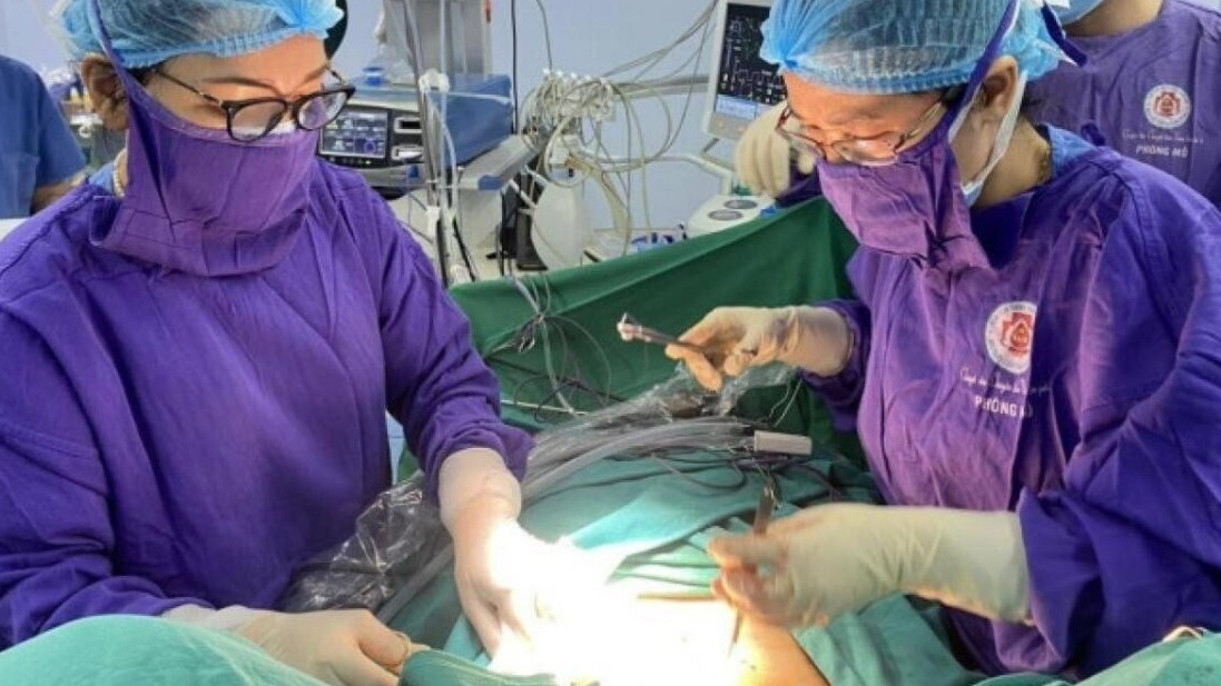Phẫu thuật kép thành công cho sản phụ hiếm muộn bị viêm ruột thừa