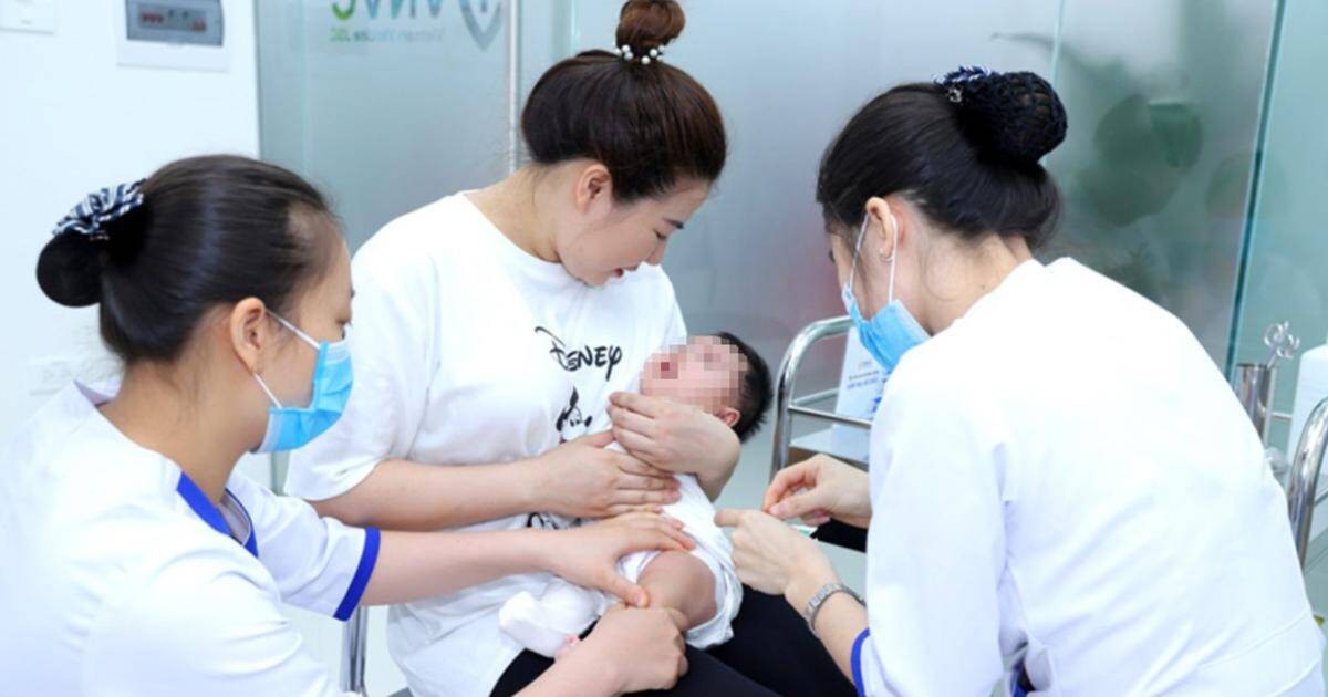 Tiêm vaccine là cách phòng bệnh hiệu quả cho trẻ em